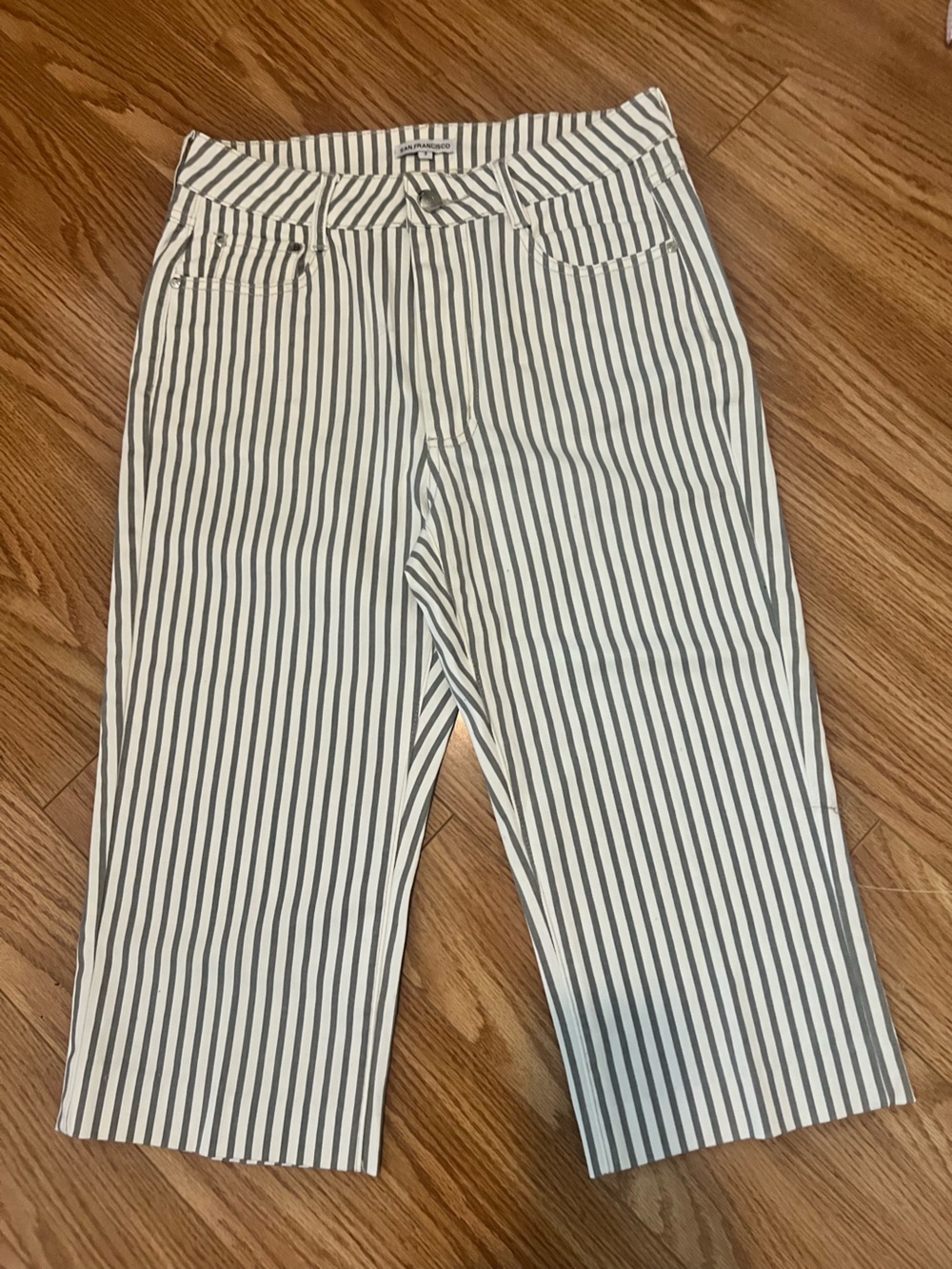San Francisco Striped White and Gray Cropped Pants